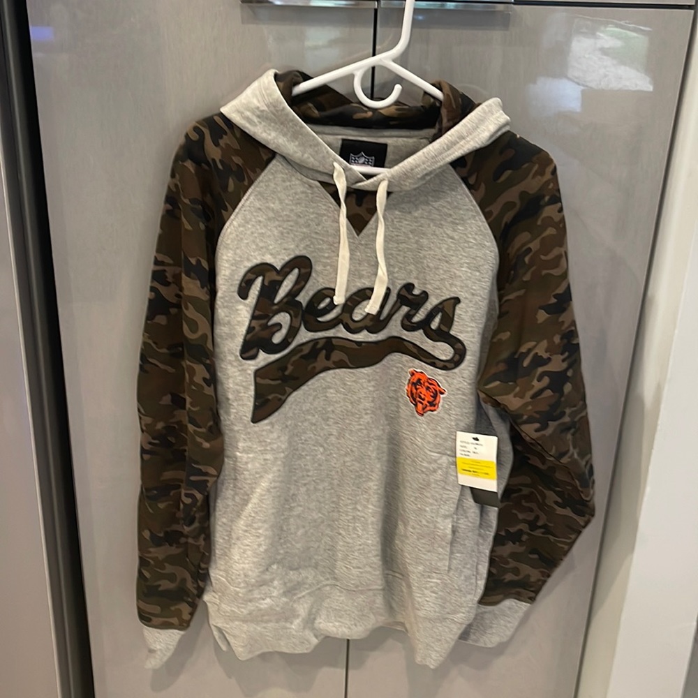NWT Chicago Bears men’s/ Unisex camouflage hoodie sweatshirt.